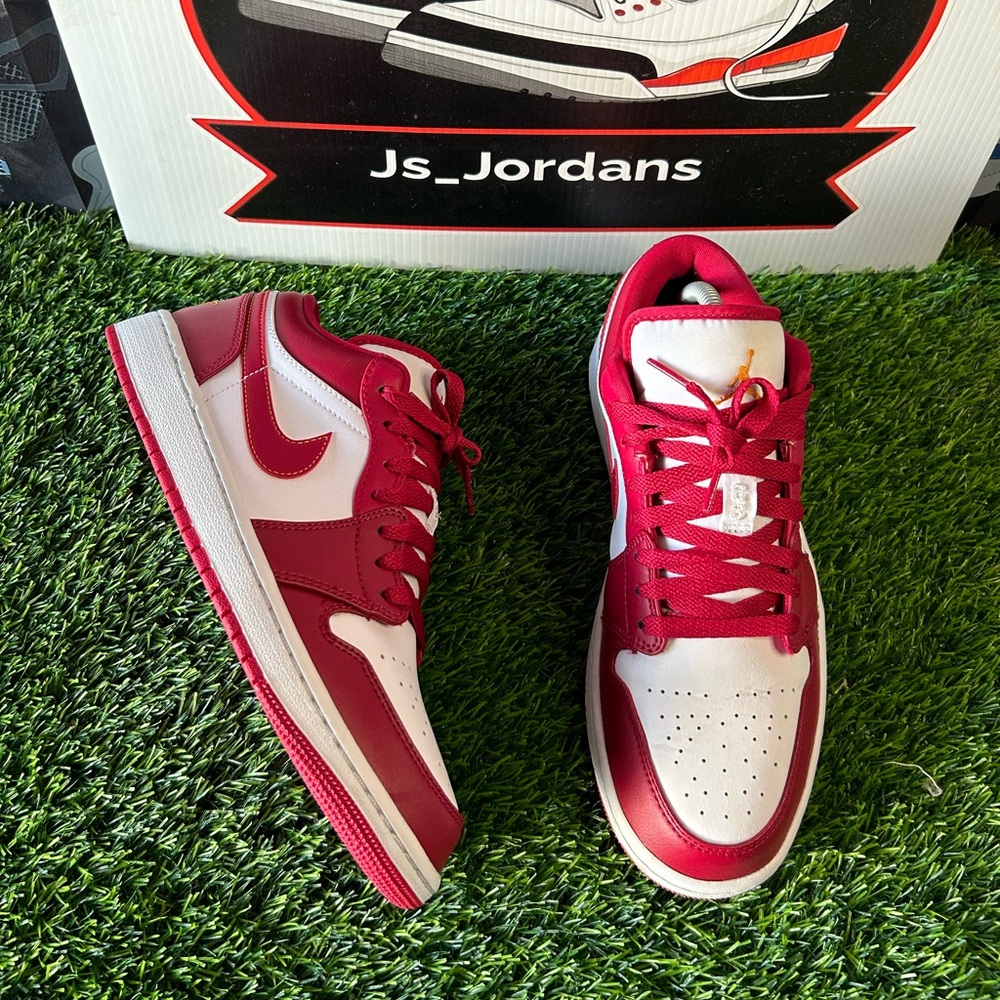 Jordan 1 Low “Cardinal Red” Size 9 Men’s